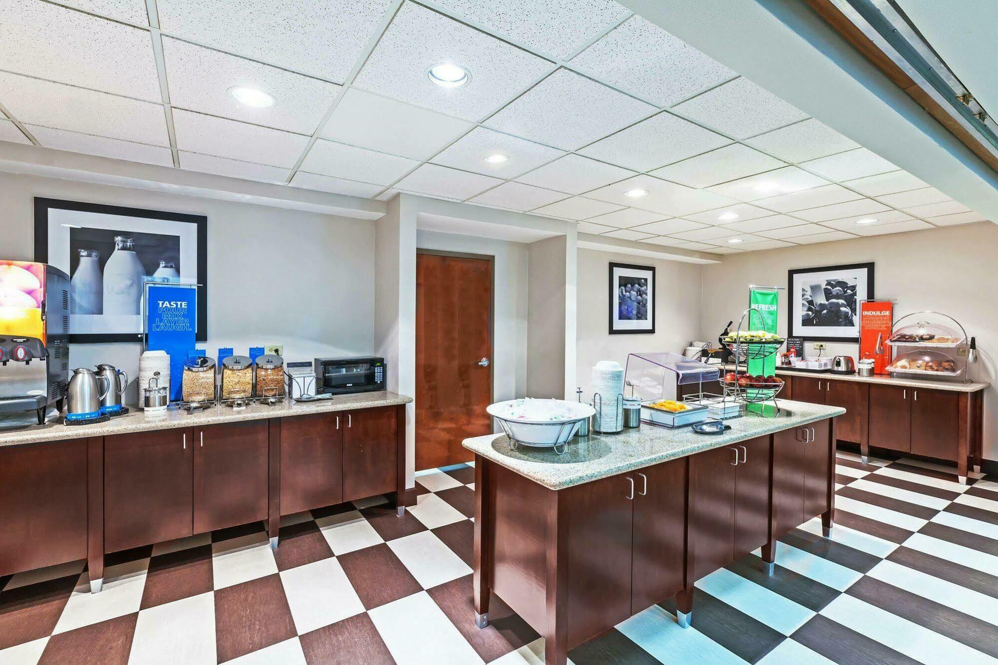 Hampton Inn & Suites Houston-Westchase Exteriör bild